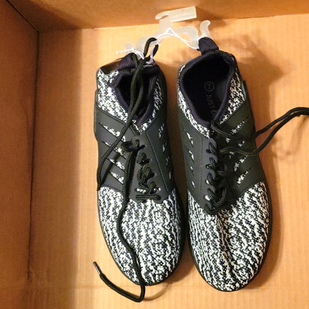 Shoe